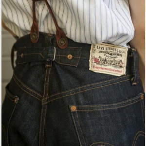 JEANS LEVI'S® VINTAGE CLOTHING  1920 201® Jeans